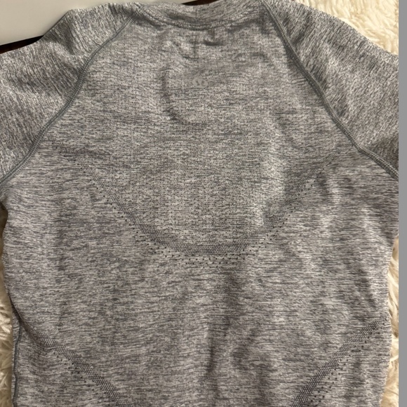 lululemon top - Picture 3 of 3